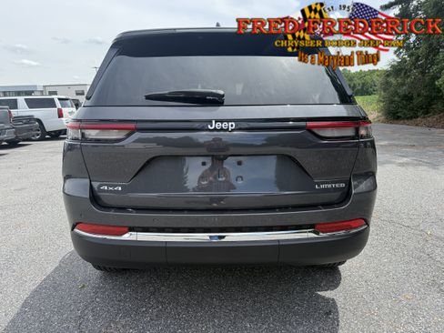 Used 2025 Jeep Grand Cherokee Limited AWD/4WD image 6