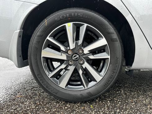 New 2025 Nissan Versa SV w/ Trunk Package image 17