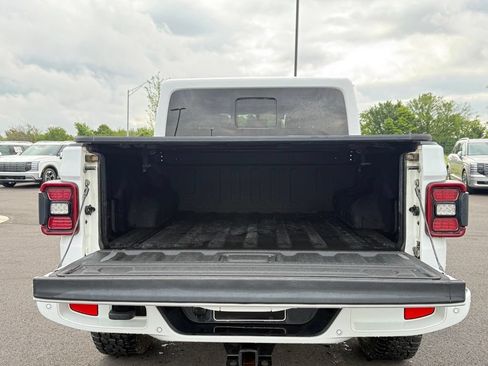 Used 2021 Jeep Gladiator Overland AWD/4WD image 7