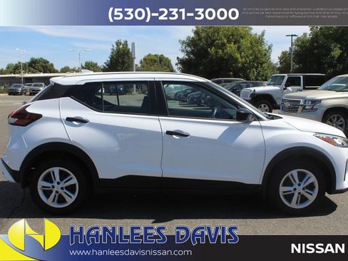 Certified 2025 Nissan Kicks Play S FWD image 6