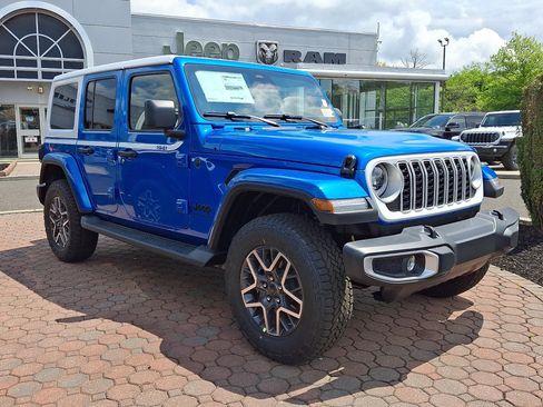 New 2026 Jeep Wrangler Unlimited Sahara AWD/4WD image 3