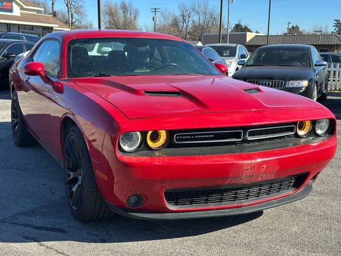 Used 2015 Dodge Challenger SXT Plus image 3