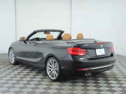 Used 2018 BMW 230i Convertible image 7