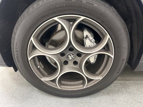 Used 2023 Alfa Romeo Stelvio Ti w/ Active Assist Plus Package image 32