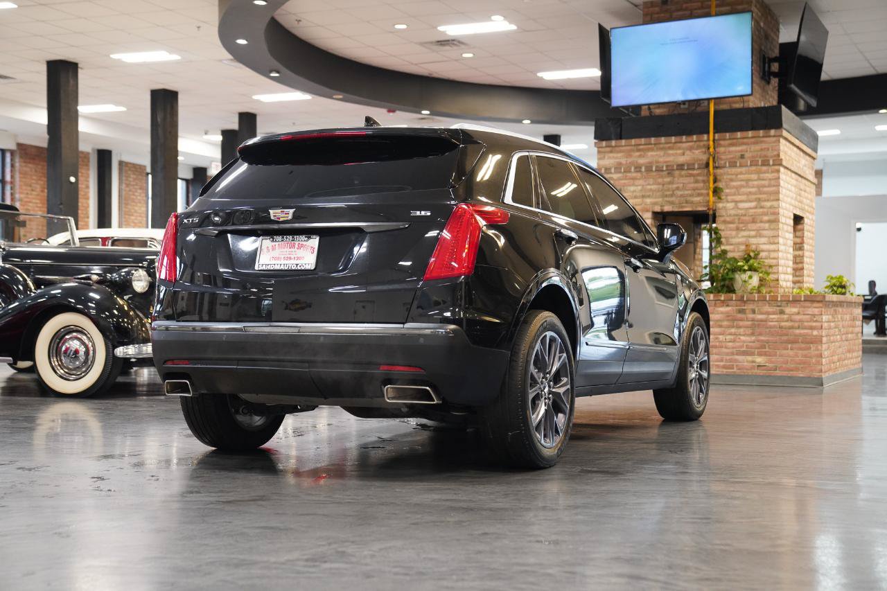 Used 2018 Cadillac XT5 Luxury w/ LPO, Black Ice Package FWD image 13