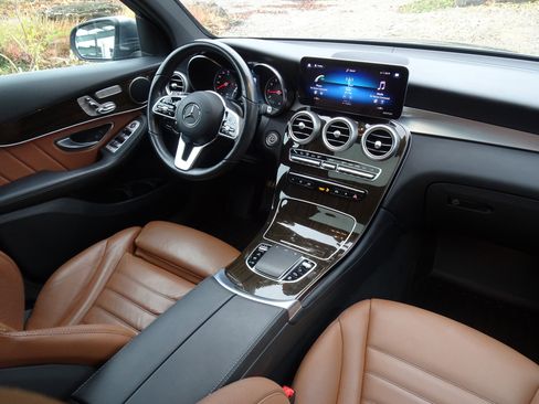 Used 2021 Mercedes-Benz GLC 300 GLC 300 image 23