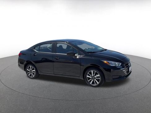 Used 2025 Nissan Versa SV FWD image 2