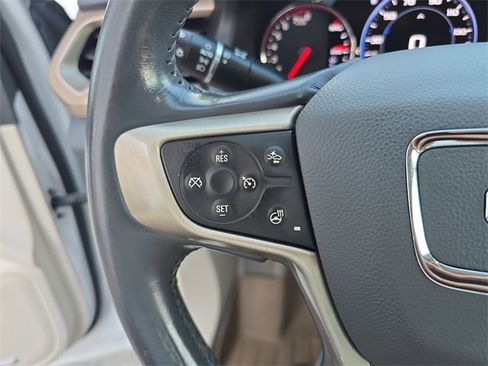 Certified 2022 GMC Acadia Denali w/ Denali Ultimate Package image 26