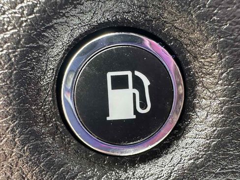 Used 2018 Jeep Grand Cherokee Altitude image 14