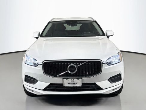 Used 2021 Volvo XC60 T5 Momentum w/ Premium Package FWD image 2