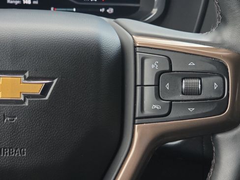 Used 2023 Chevrolet Suburban High Country w/ Premium Package 2 AWD/4WD image 14