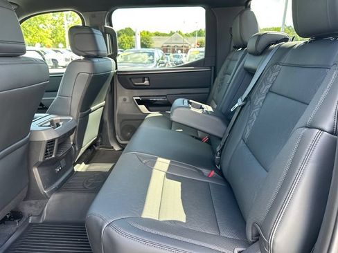 Used 2025 Toyota Tundra Limited AWD/4WD image 12