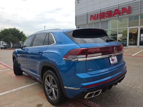 Used 2024 Volkswagen Atlas Cross Sport SEL R-Line AWD/4WD image 7