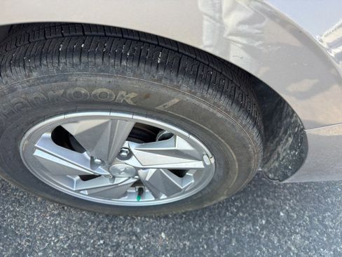 Certified 2024 Hyundai Elantra SE image 24