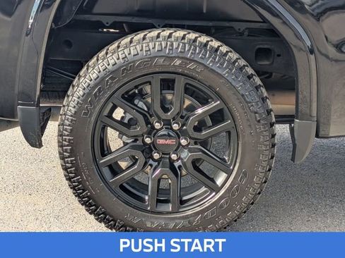 Used 2023 GMC Sierra 1500 Elevation image 12