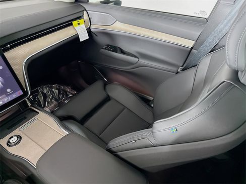 New 2025 Volvo EX90 Ultra image 24