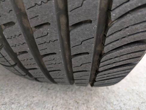 Certified 2018 Ford Explorer XLT FWD image 12