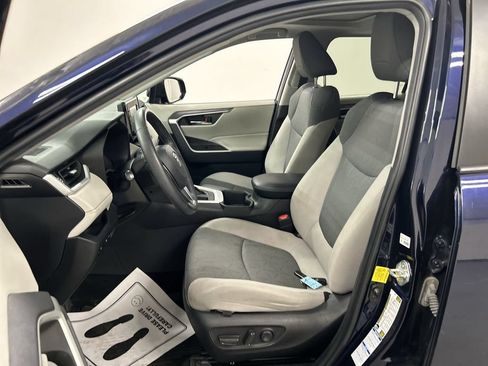 Used 2022 Toyota RAV4 XLE w/ Convenience Package AWD/4WD image 9