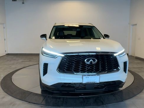 Certified 2025 INFINITI QX60 Luxe w/ Cargo Package AWD/4WD image 3
