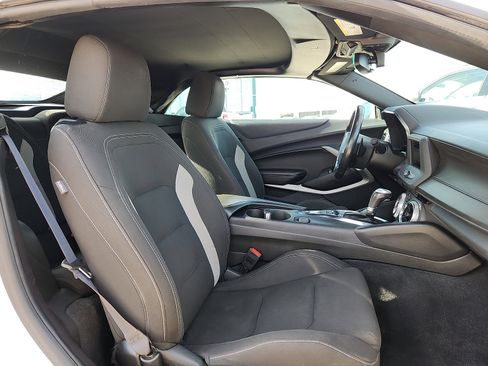Used 2023 Chevrolet Camaro LT RWD image 15