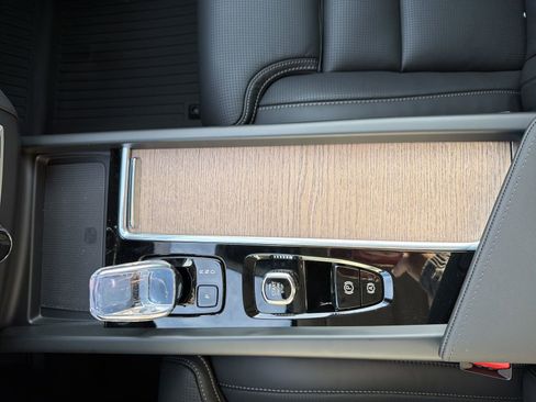 New 2026 Volvo XC60 B5 Ultra w/ Climate Package image 40