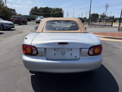 Used 1999 MAZDA MX-5 Miata RWD image 6