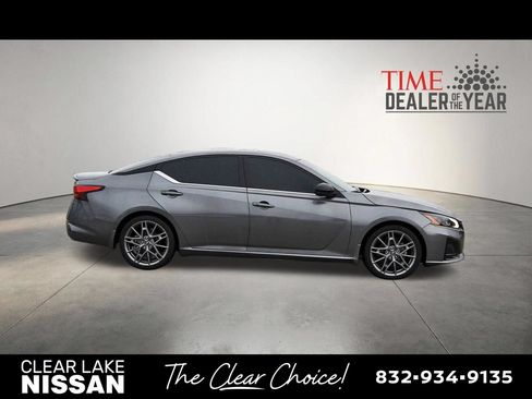 Certified 2023 Nissan Altima 2.0 SR FWD image 8