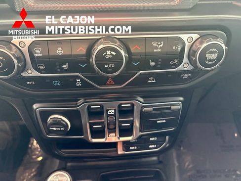 Used 2023 Jeep Wrangler Unlimited Sahara w/ Cold Weather Group AWD/4WD image 22