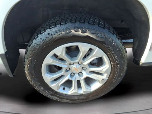 Used 2024 Chevrolet Silverado 1500 LTZ w/ LTZ Convenience Package II AWD/4WD image 12