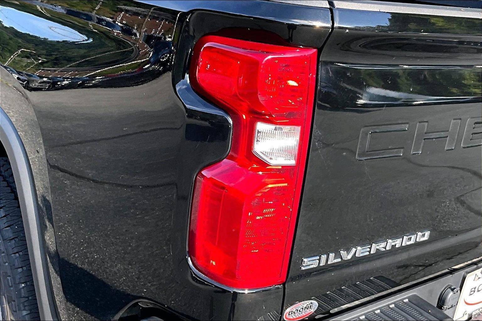 Used 2024 Chevrolet Silverado 2500 Custom w/ Custom Value Package AWD/4WD image 31