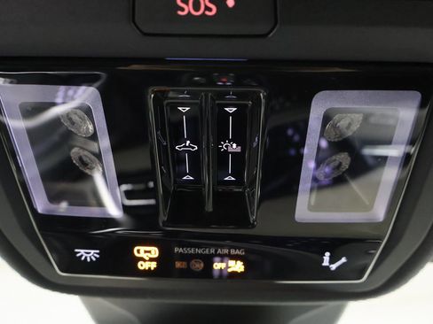 Used 2024 Audi Q4 e-tron Premium Plus image 9