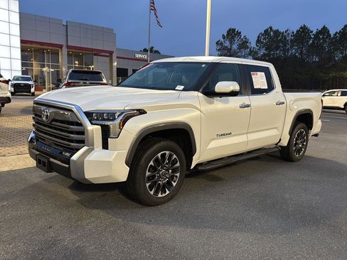 Used 2024 Toyota Tundra Limited image 2