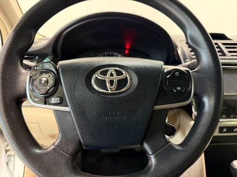 Used 2013 Toyota Camry LE FWD image 13