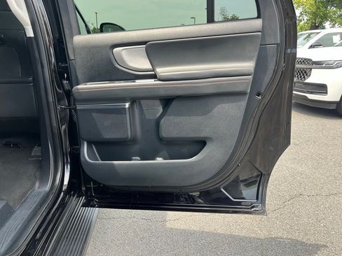 Used 2025 Ford Expedition Max Active AWD/4WD image 20