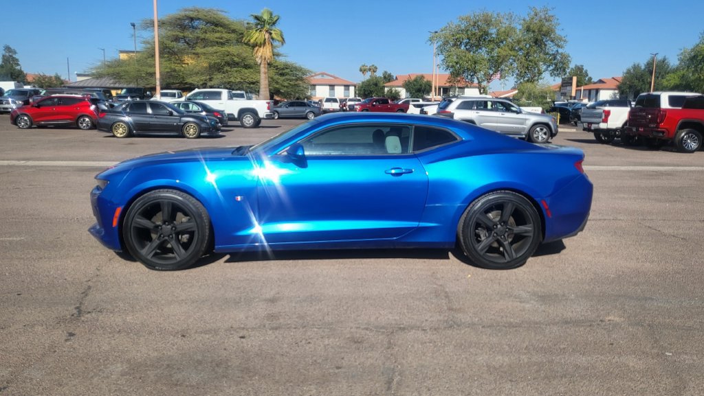 Used 2017 Chevrolet Camaro LT w/ Technology Package RWD image 5