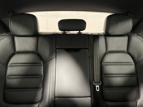 Used 2025 Porsche Macan image 16