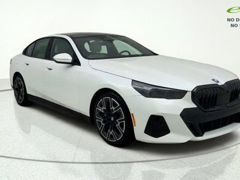 Used 2024 BMW i5 eDrive40i w/ Executive Package RWD image 1