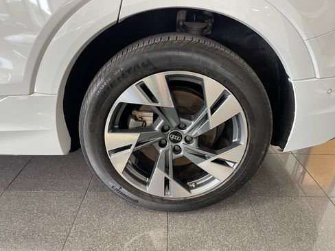 Used 2023 Audi e-tron Premium Plus w/ Premium Plus Package AWD/4WD image 23