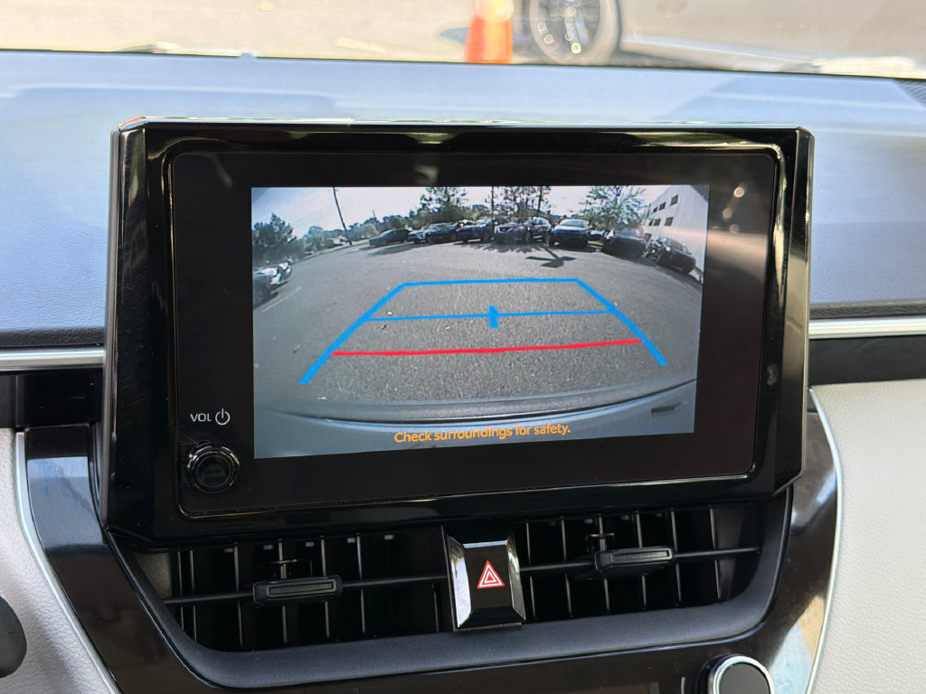 Used 2025 Toyota Corolla LE FWD image 27