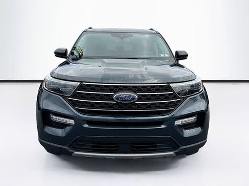 Certified 2023 Ford Explorer XLT w/ Equipment Group 202A AWD/4WD image 3
