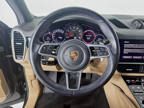 Certified 2023 Porsche Cayenne Platinum Edition AWD/4WD image 12