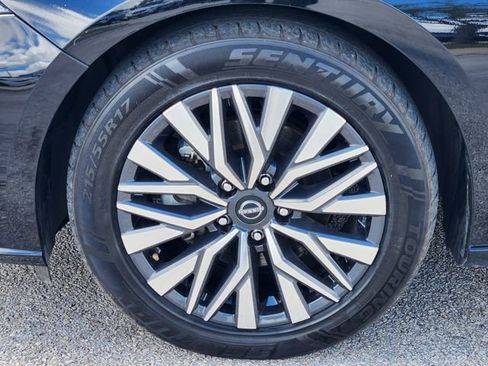 Used 2024 Nissan Altima 2.5 SV FWD image 7