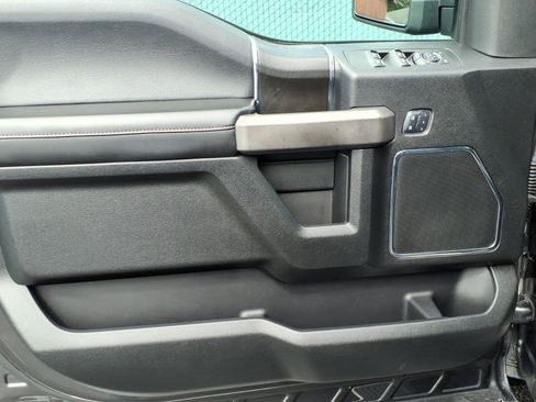 Used 2018 Ford F150 Platinum w/ Equipment Group 701A Luxury AWD/4WD image 19
