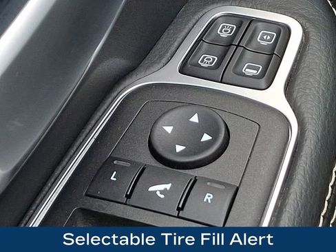 Used 2024 RAM 2500 Big Horn w/ Bed Utility Group image 31