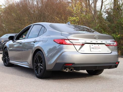 Used 2025 Toyota Camry SE image 18