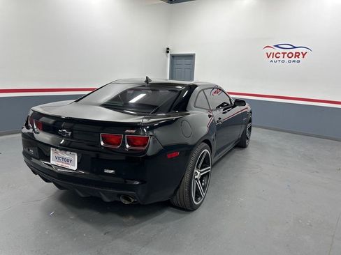 Used 2013 Chevrolet Camaro SS w/ Silver Rally Stripe Package RWD image 3