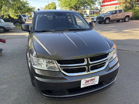 Used 2017 Dodge Journey SE w/ Flexible Seating Group FWD image 12