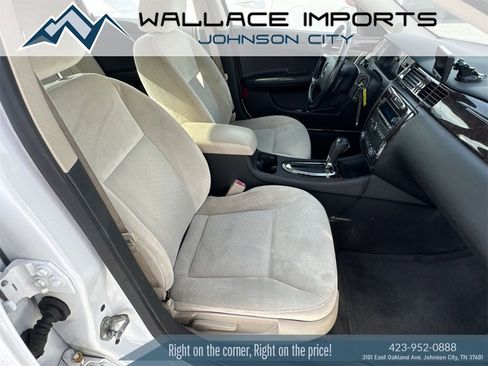 Used 2014 Chevrolet Impala LT w/ LT Sunroof Package image 40