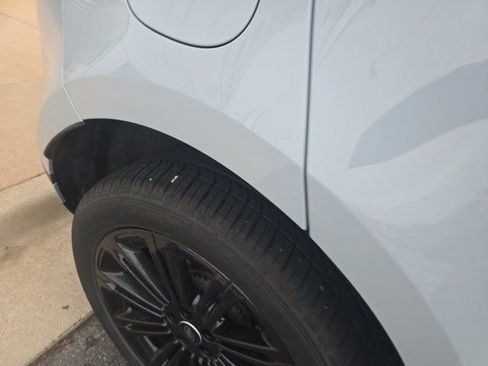 Used 2024 Land Rover Range Rover Evoque S image 3