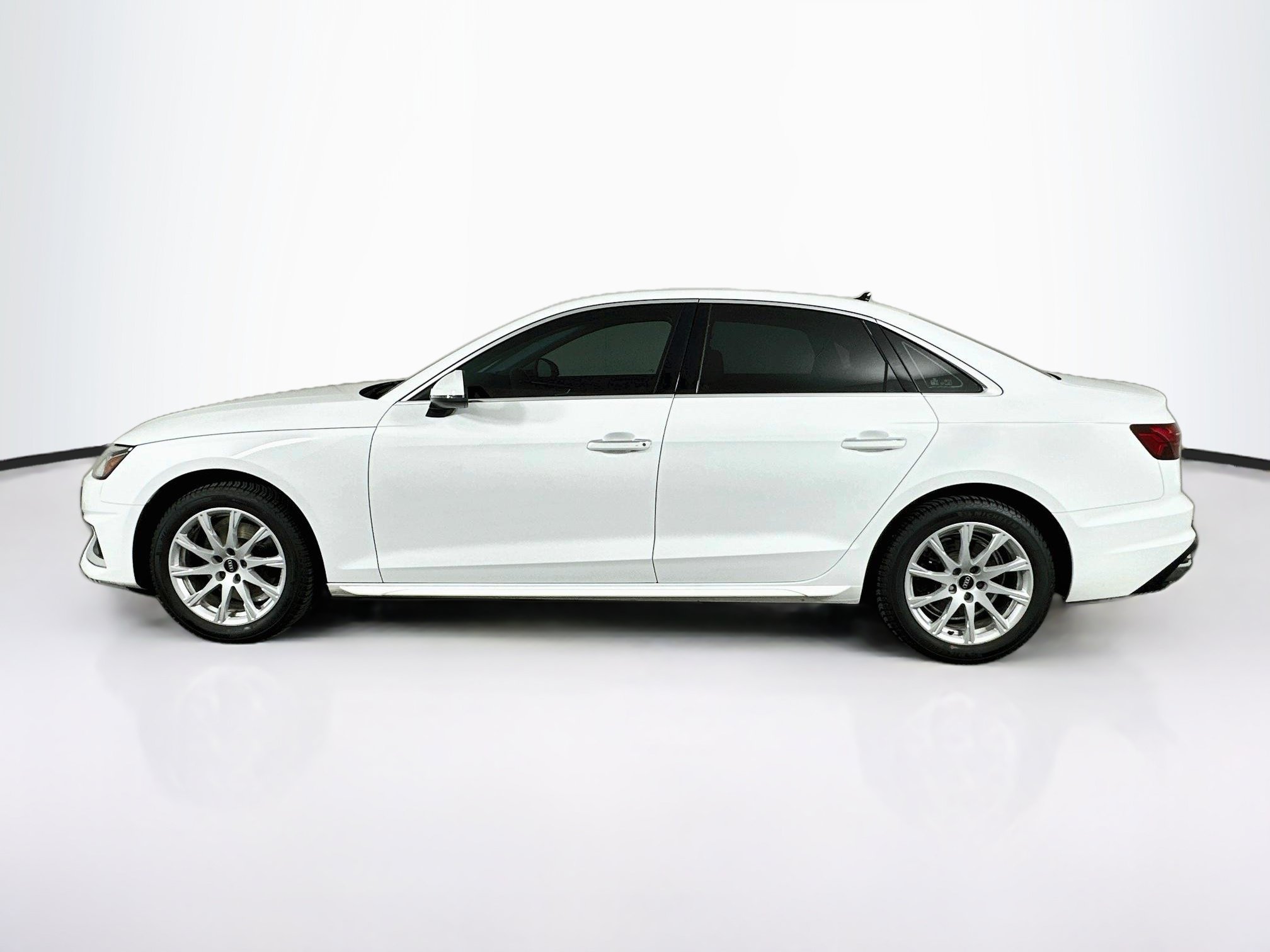 Used 2023 Audi A4 2.0T Premium w/ Convenience Package AWD/4WD image 4
